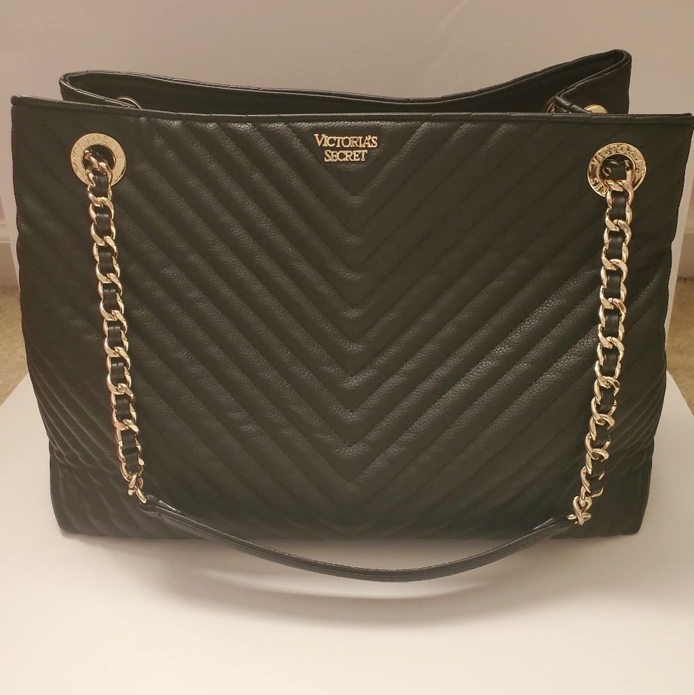 👜🛍 NWT VICTORIA'S SECRET PEBBLED V-QUILT TOTE 👜